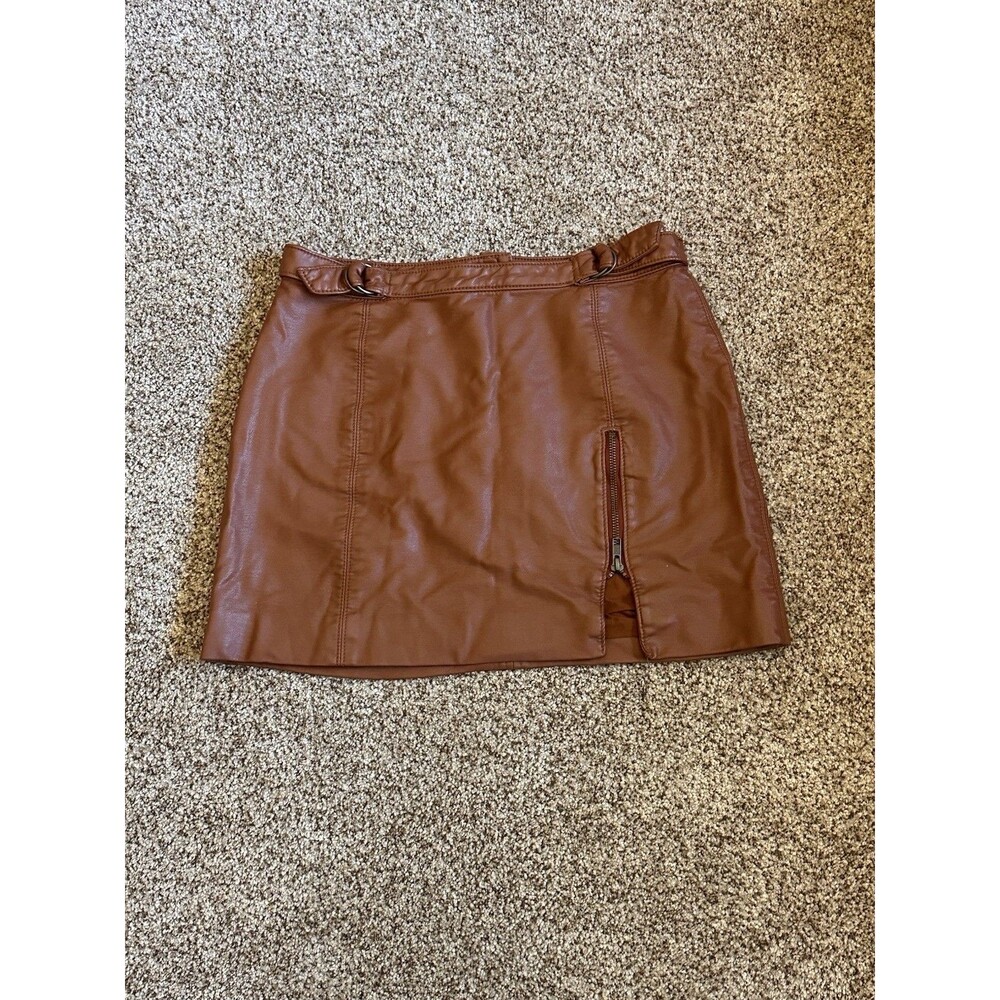 Free People faux leather mini skirt brown Sz. 8 front zipper slit buckle details - Picture 4 of 12